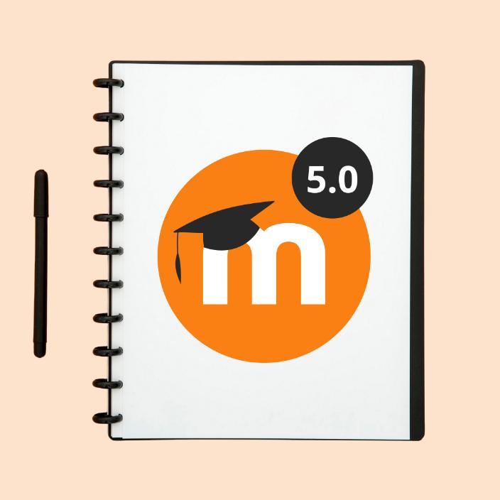 Dekorativ. Notebook mit Moodle Logo und die Version 5.0